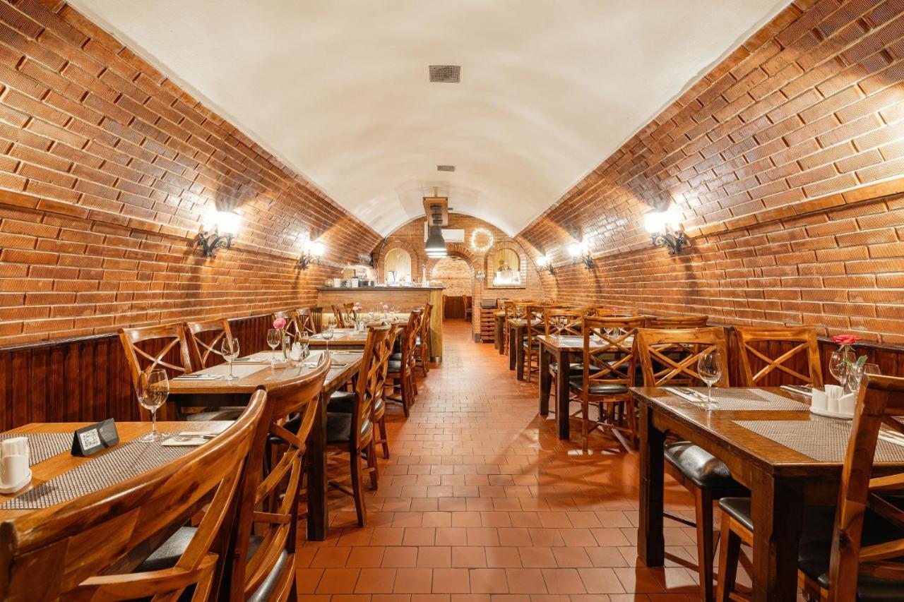 Restaurace A U Doubku Gasthuis 3*